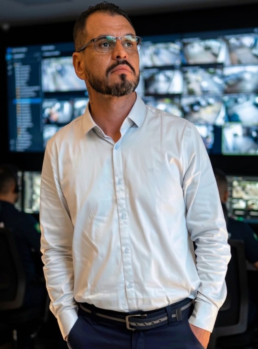 fernandodeschamps auron connect.jpeg